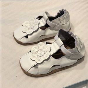Robeez Soft Soles Pretty Pansy White 18-24 m